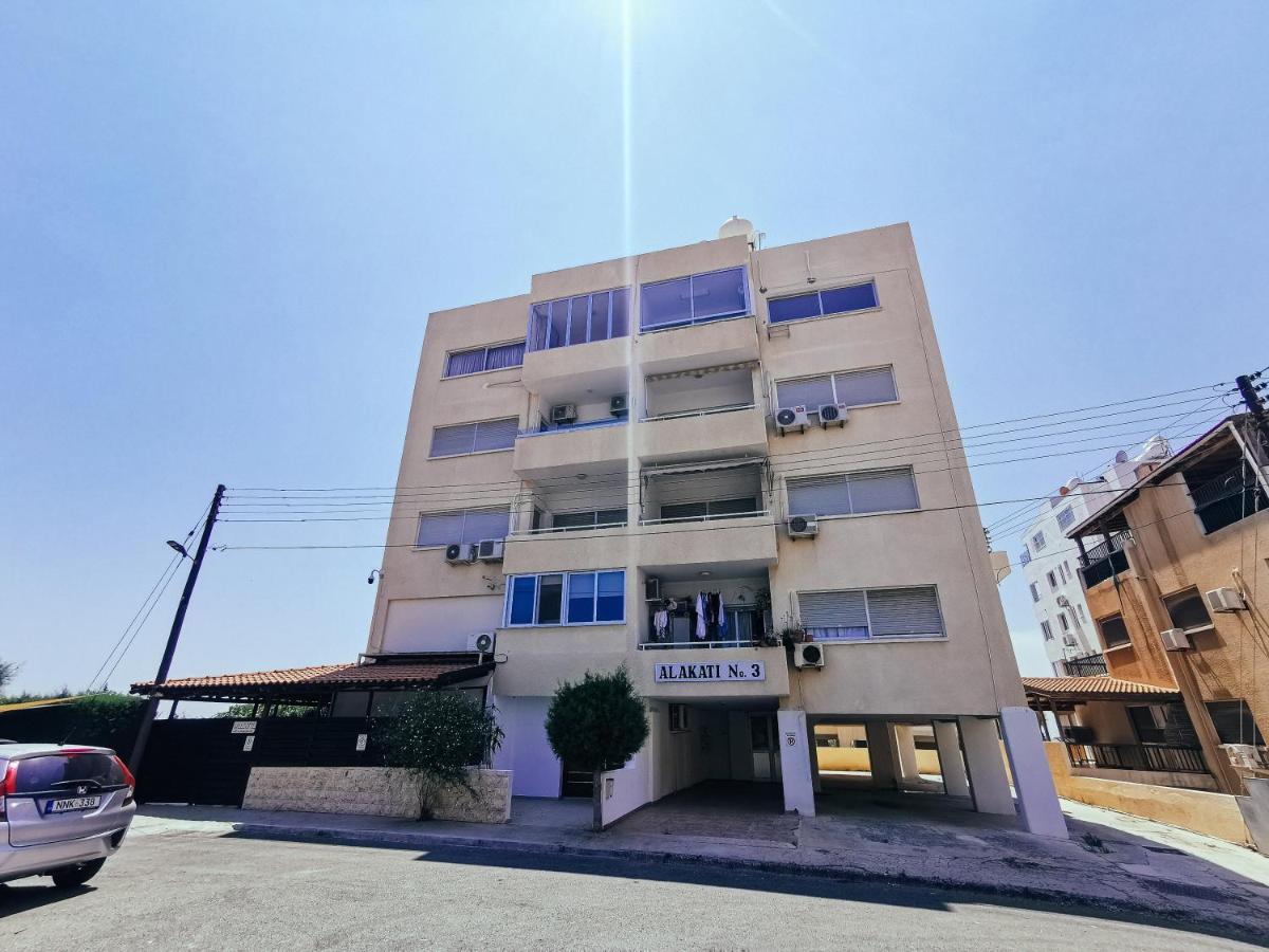 Mackenzie Seaview Paradise Larnaca Buitenkant foto