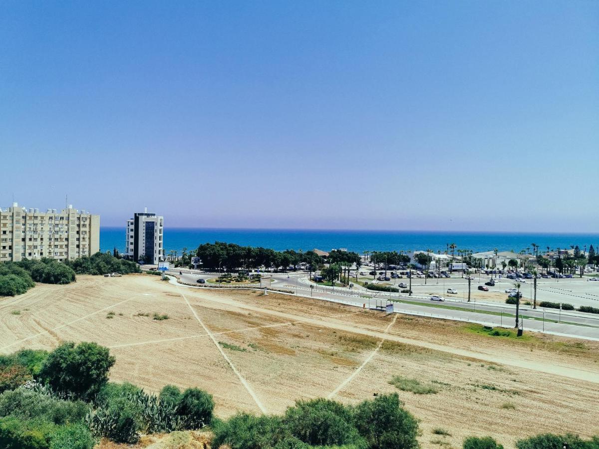 Mackenzie Seaview Paradise Larnaca Buitenkant foto