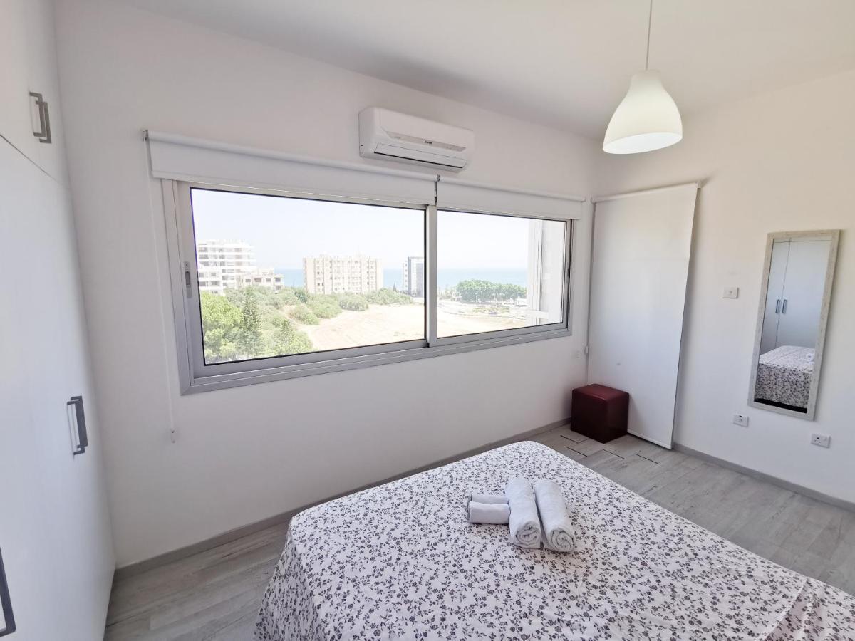 Mackenzie Seaview Paradise Larnaca Buitenkant foto