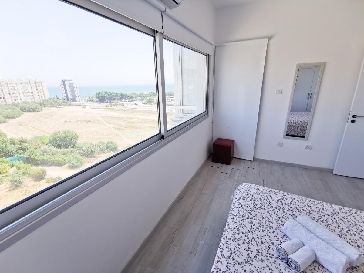 Mackenzie Seaview Paradise Larnaca Buitenkant foto